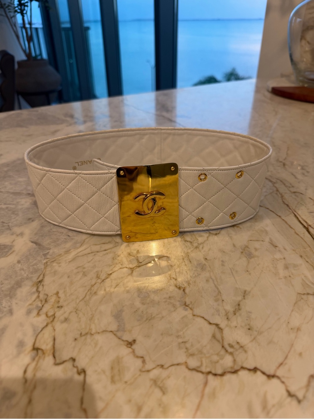 CHANEL White Quilted Leather Waist Belt with Gold CC Plaque